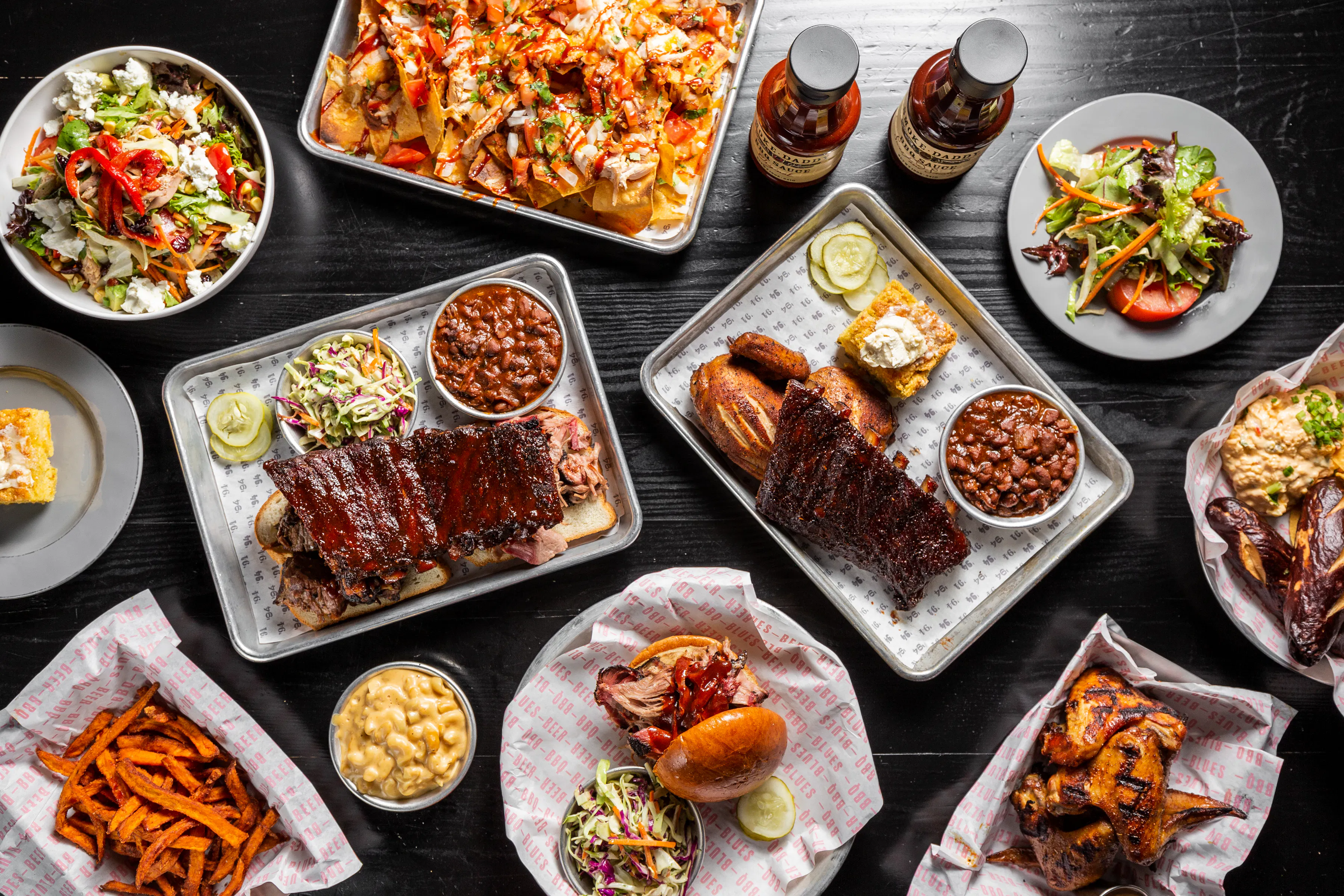Smoke Daddy BBQ - Wrigleyville smoked barbecue plate in Chicago