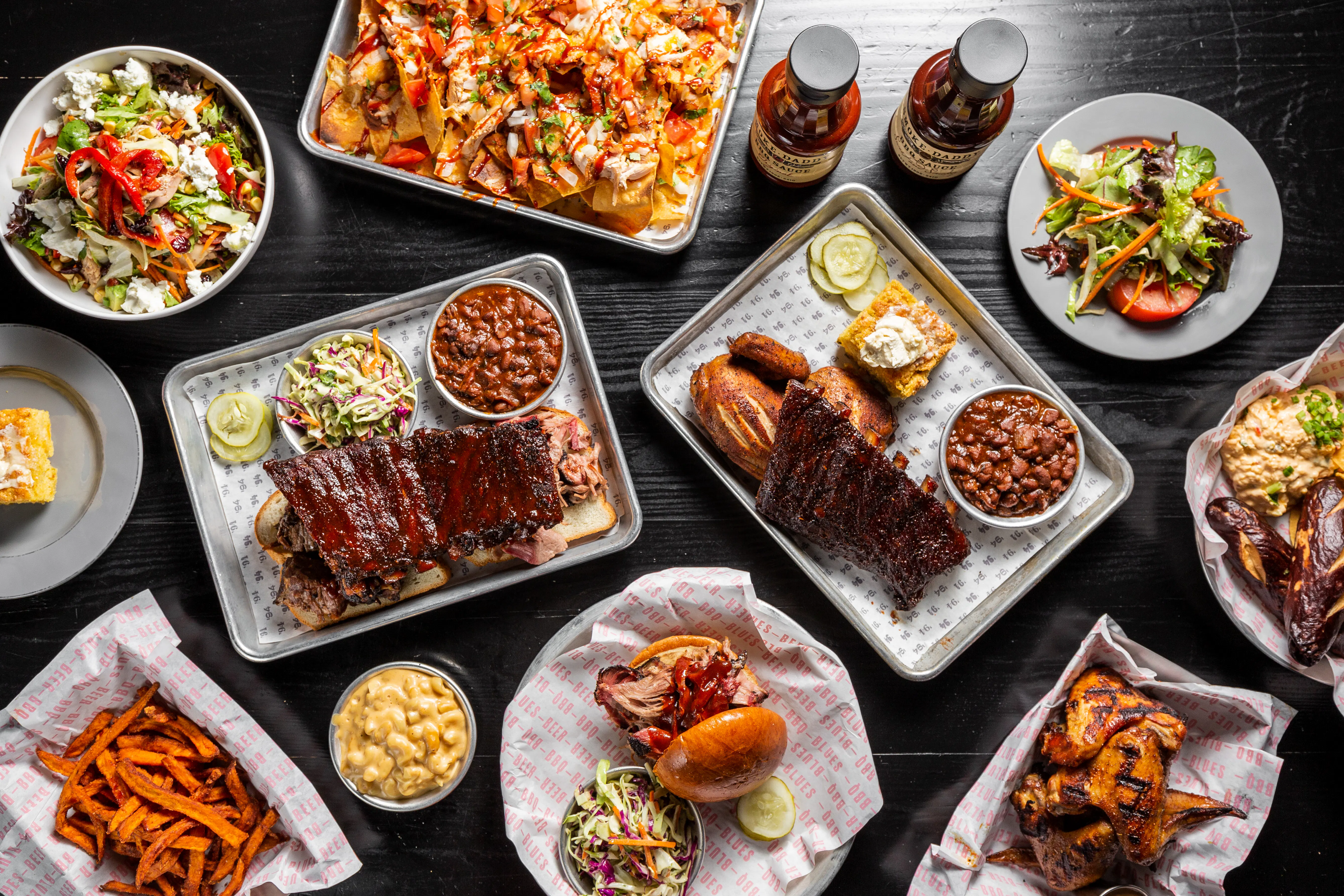Smoke Daddy BBQ - Wrigleyville smoked barbecue plate in Chicago