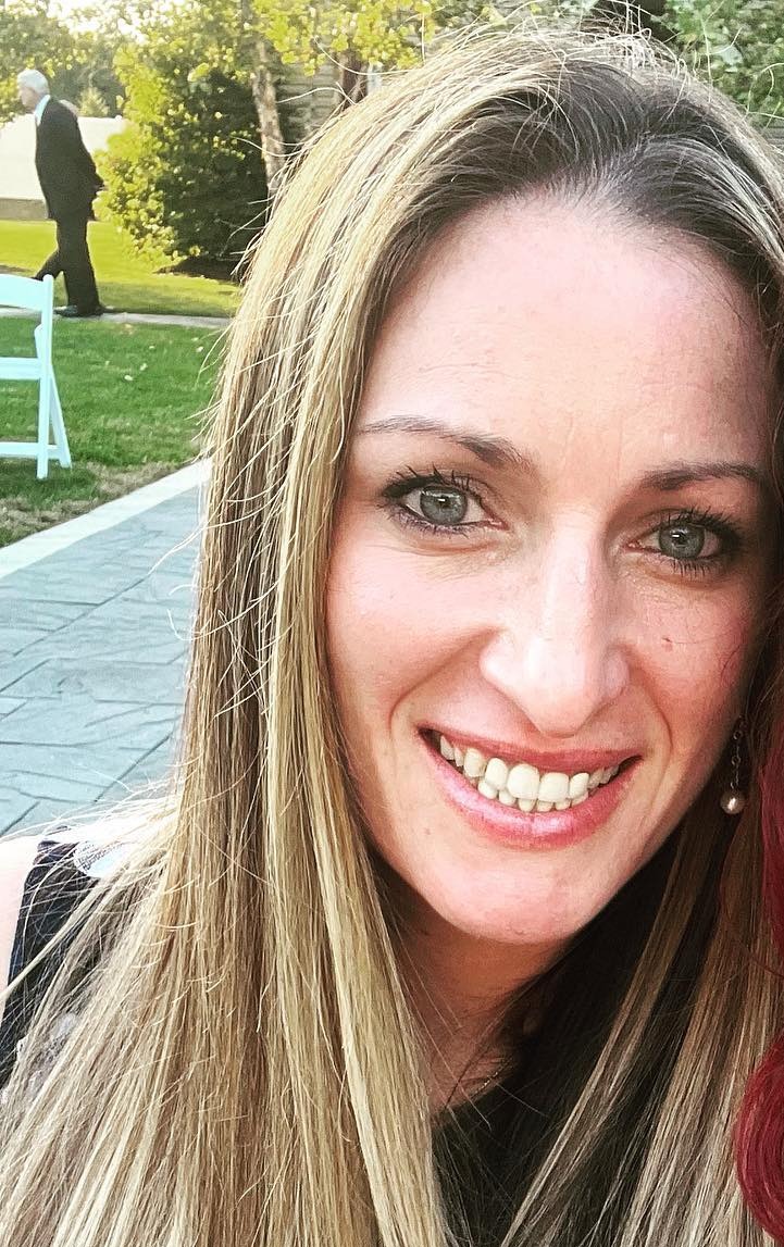 Nicole Wings To Go Best Chicken Wings in The Fairless Hills