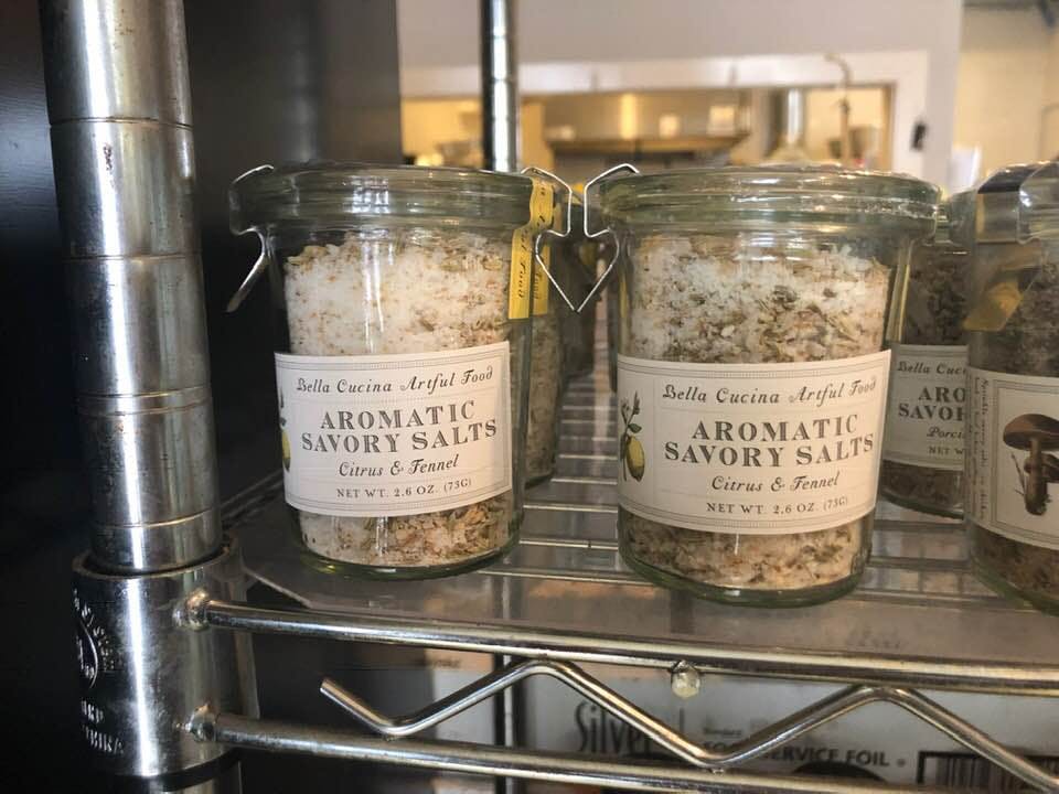 Aromatic savory salts for display