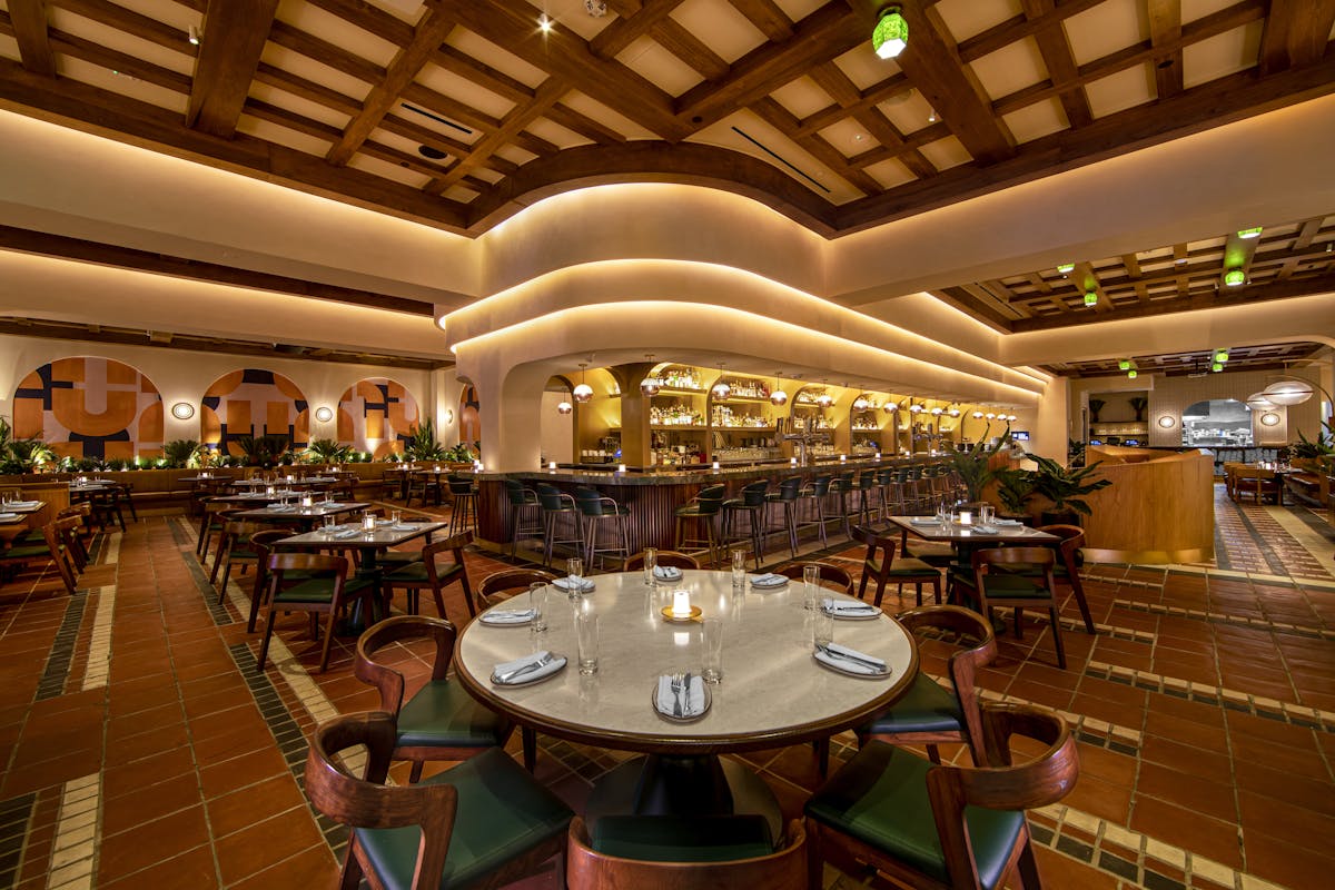 The main dining room and bar at Sugarcane Las Vegas