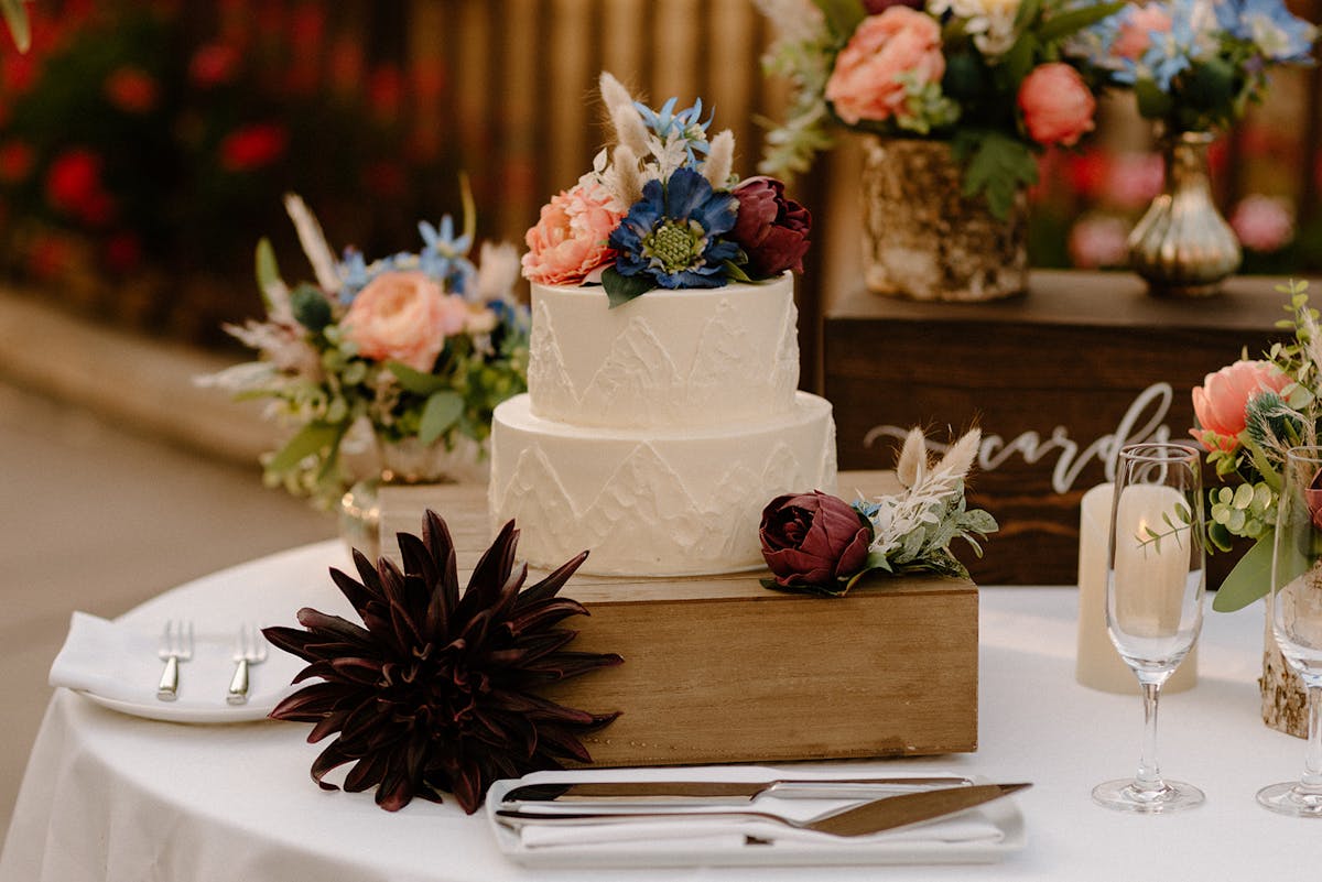 Larkspur Vail Winter Wedding Venue Colorado Wedding Cake