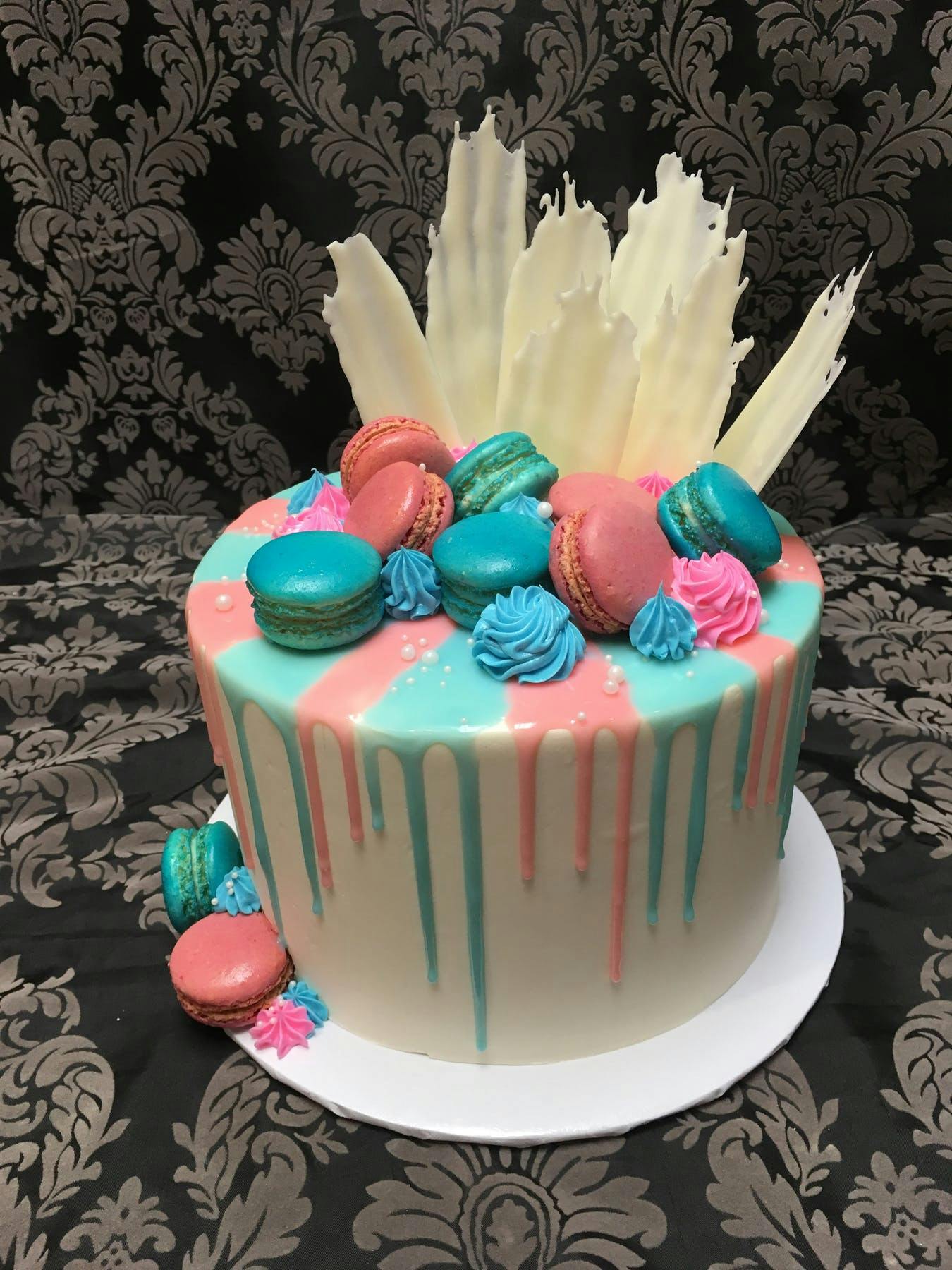 Baby Shower / Gender Reveal Cakes | Michelle's Patisserie -Bakery and ...