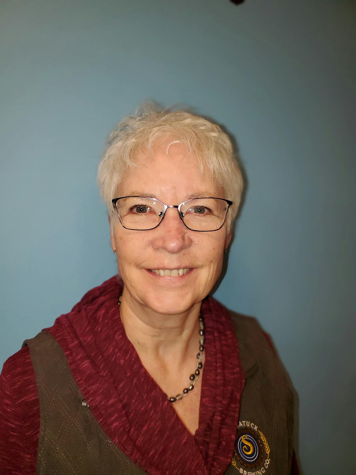 a photo of a woman
