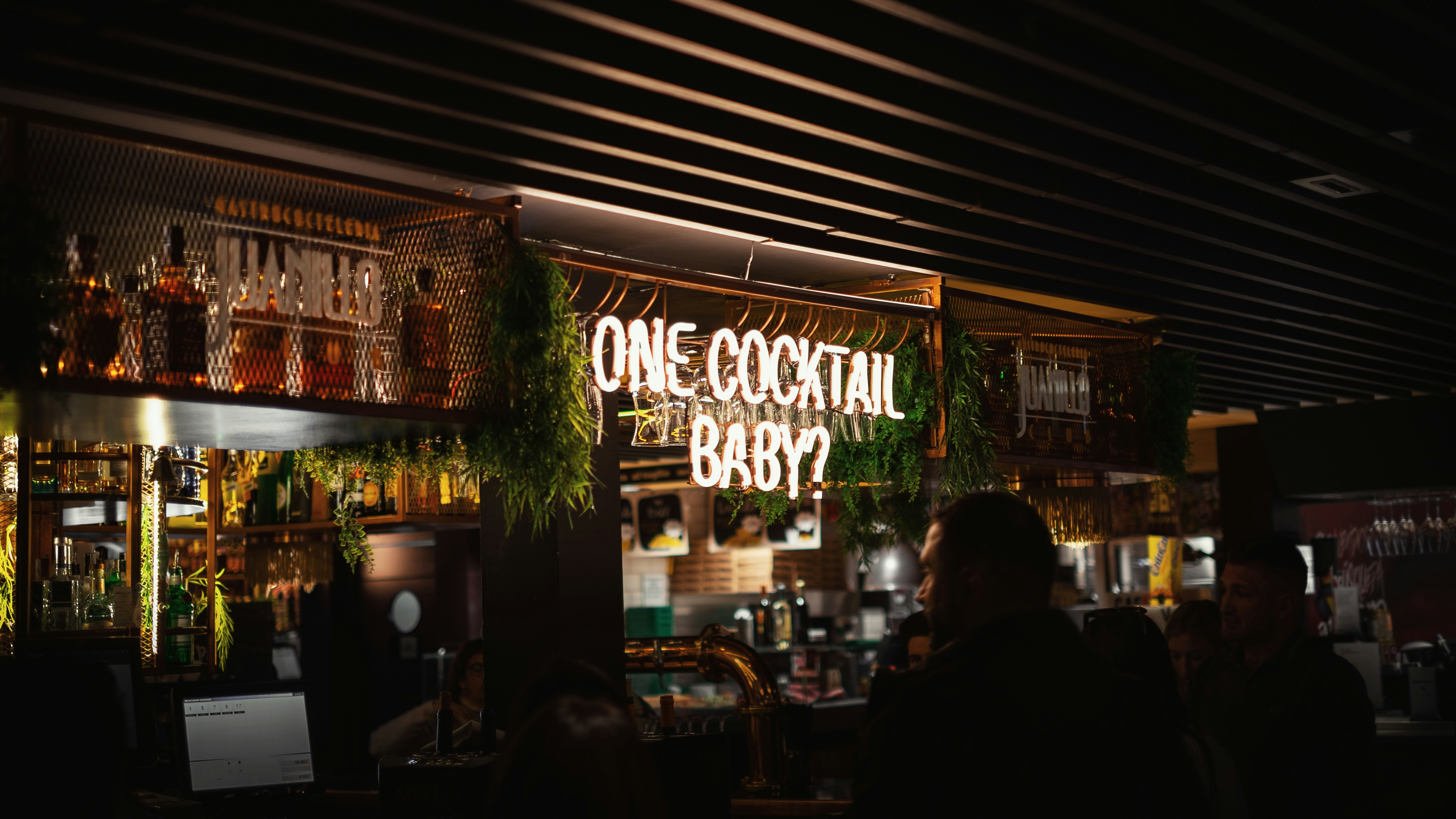 Bar photo 2