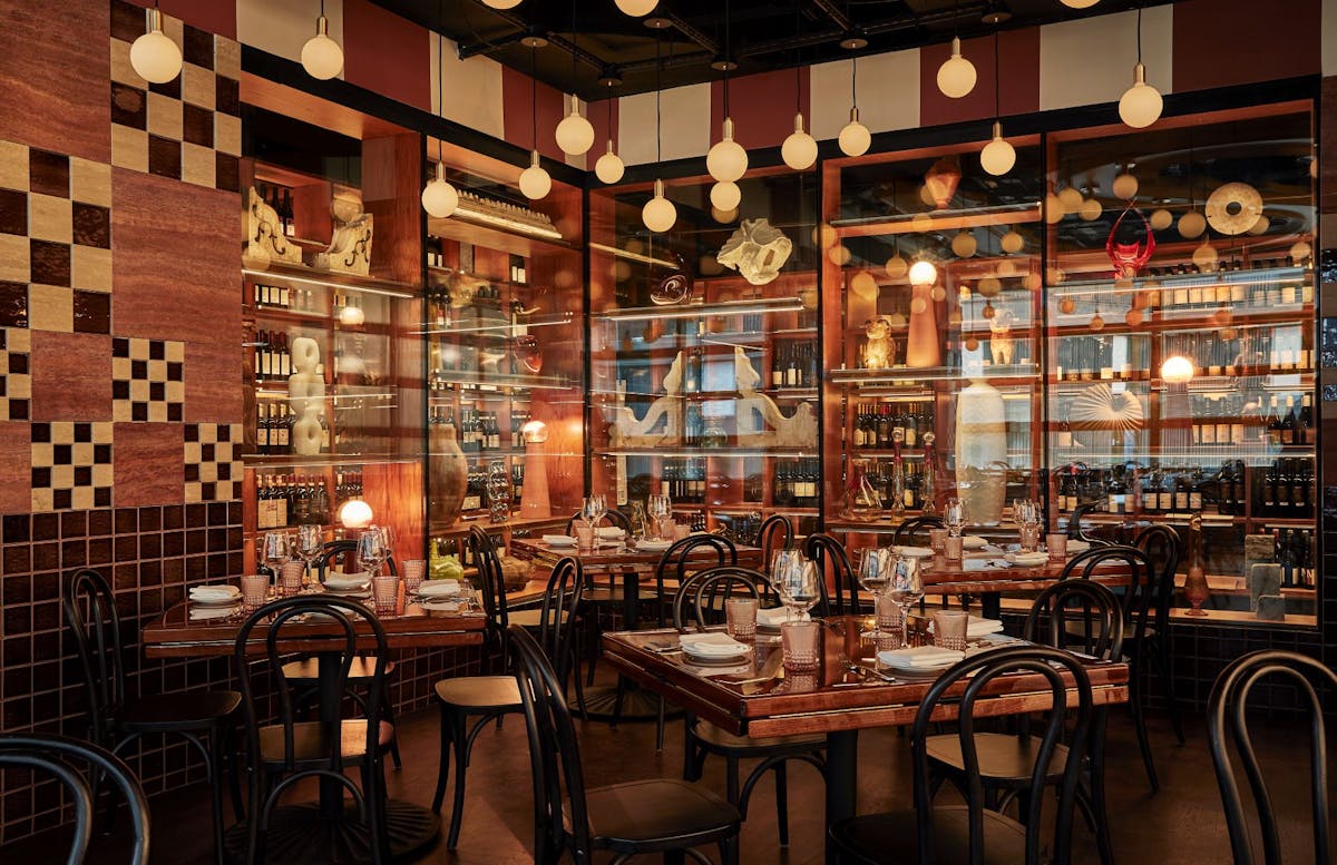 a dining room table in a restaurant
