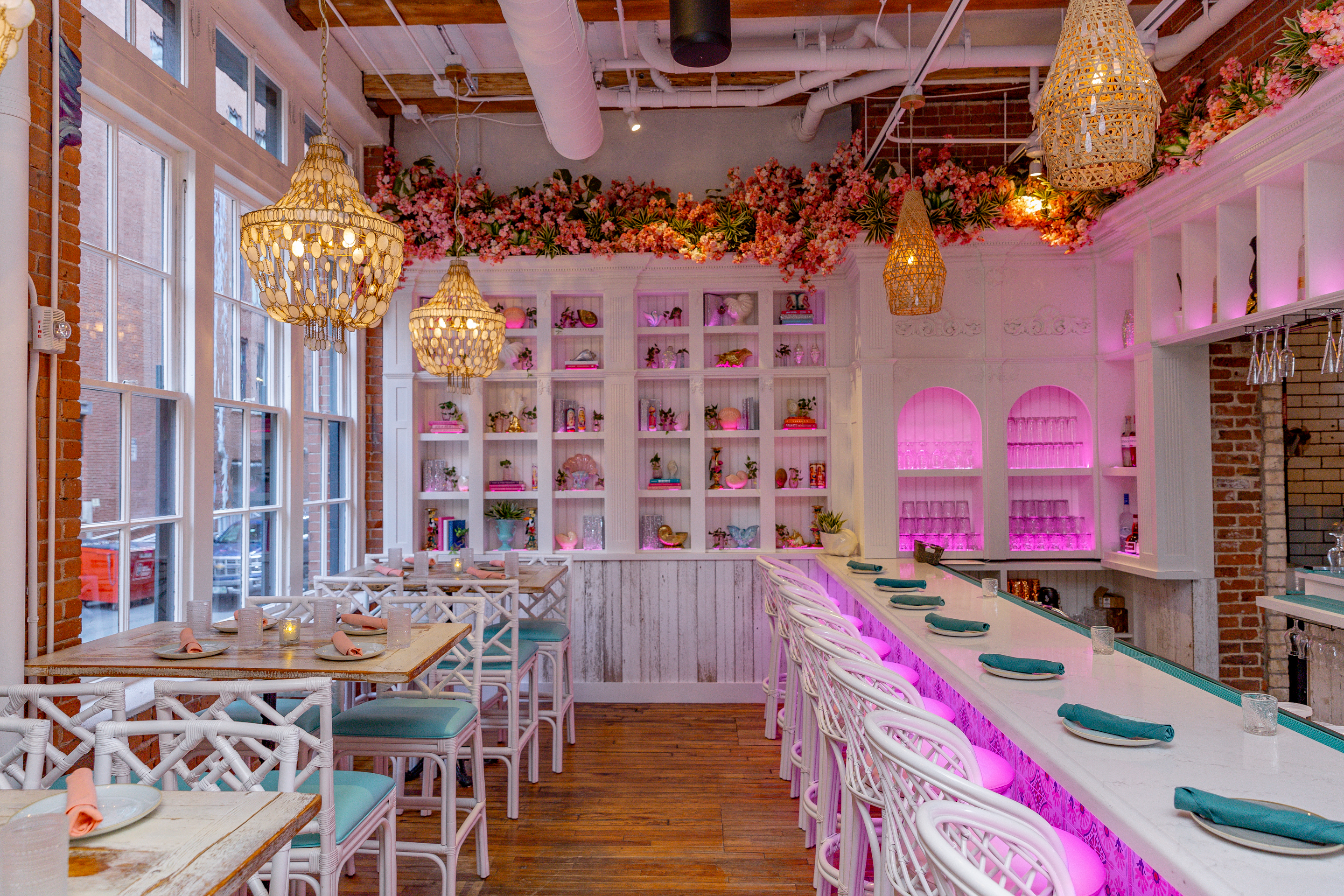 The bar at Citrus & Salt in Fort Point
