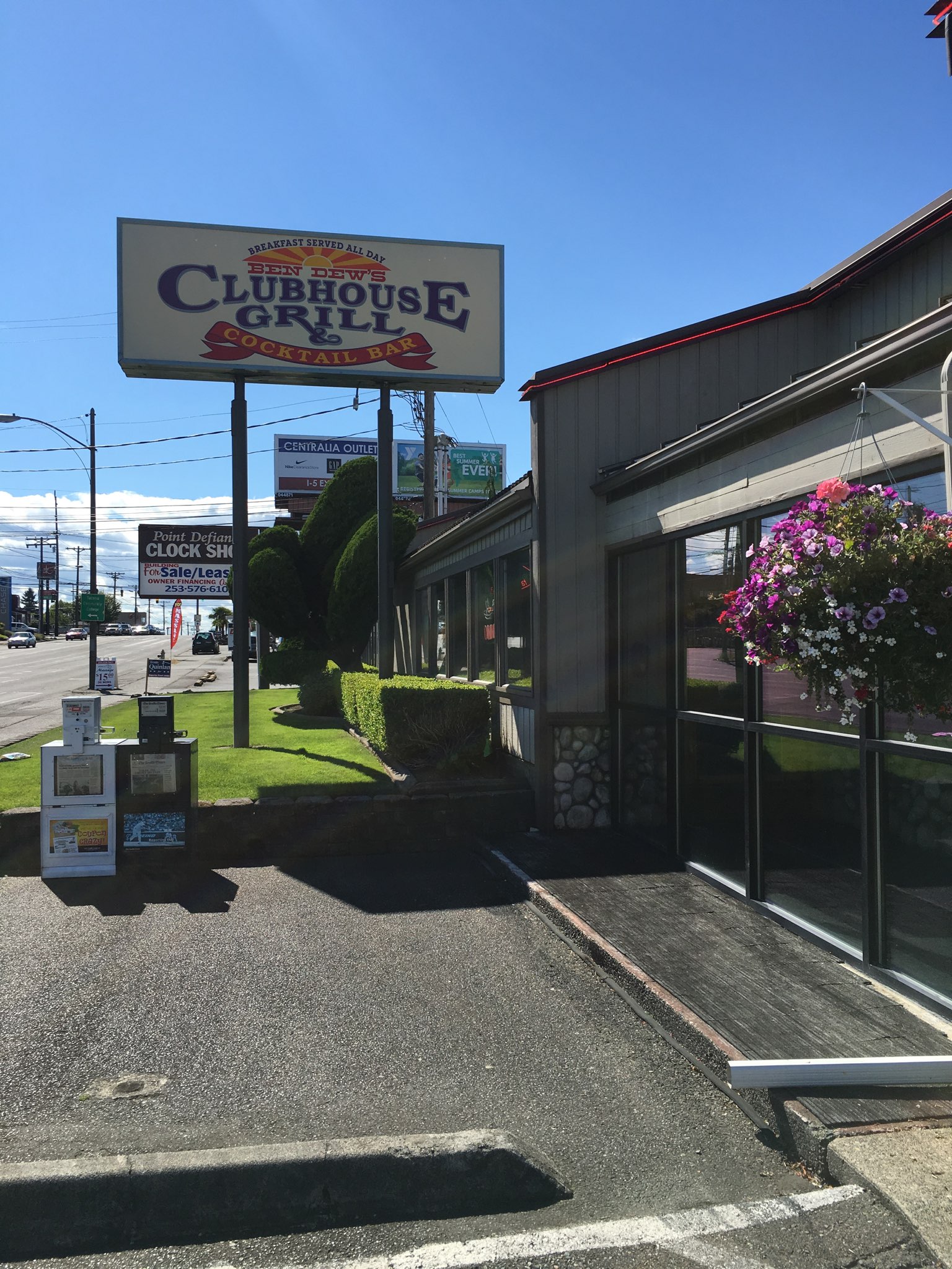 Our Restaurant Ben Dew's Clubhouse Grill Comfort Food Restaurant in