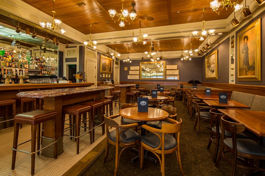 Hours & Location Simon & Seafort's in Anchorage, AK