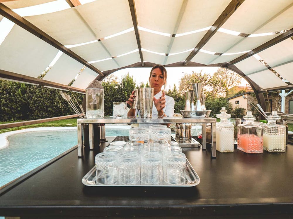 A bartender offering mobile bar services in Boca Raton, Florida
