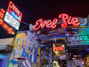 Evel Pie photo