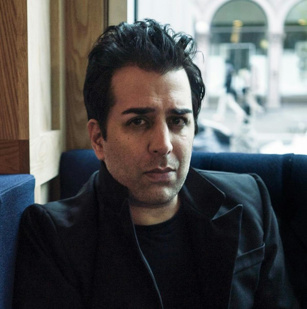 ravi derossi's headshot