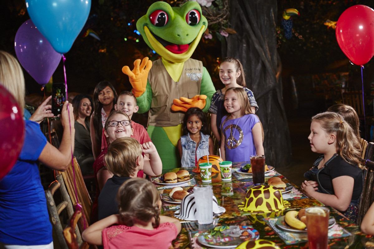 Family celebrating together at Rainforest Cafe