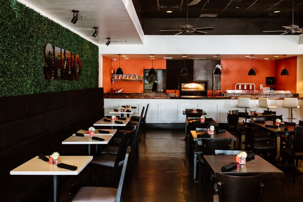 SFIZIO Dining room and oven