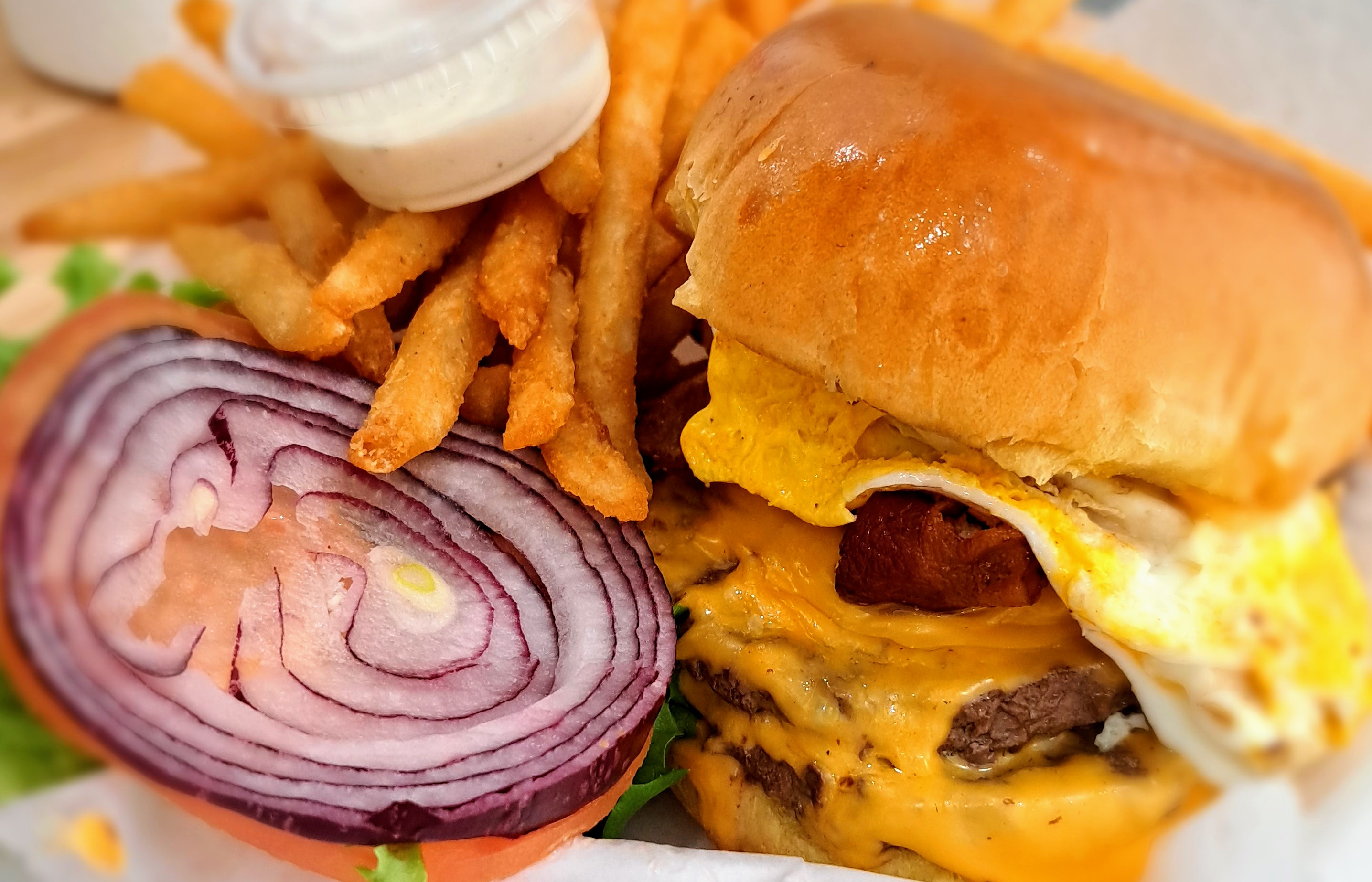 AWARD WINNING BURGERS CLASSIC BURGER