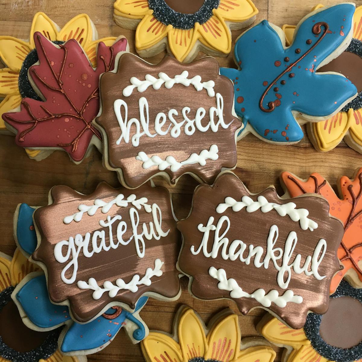 plaques, leaves, sunflowers decorated cookies