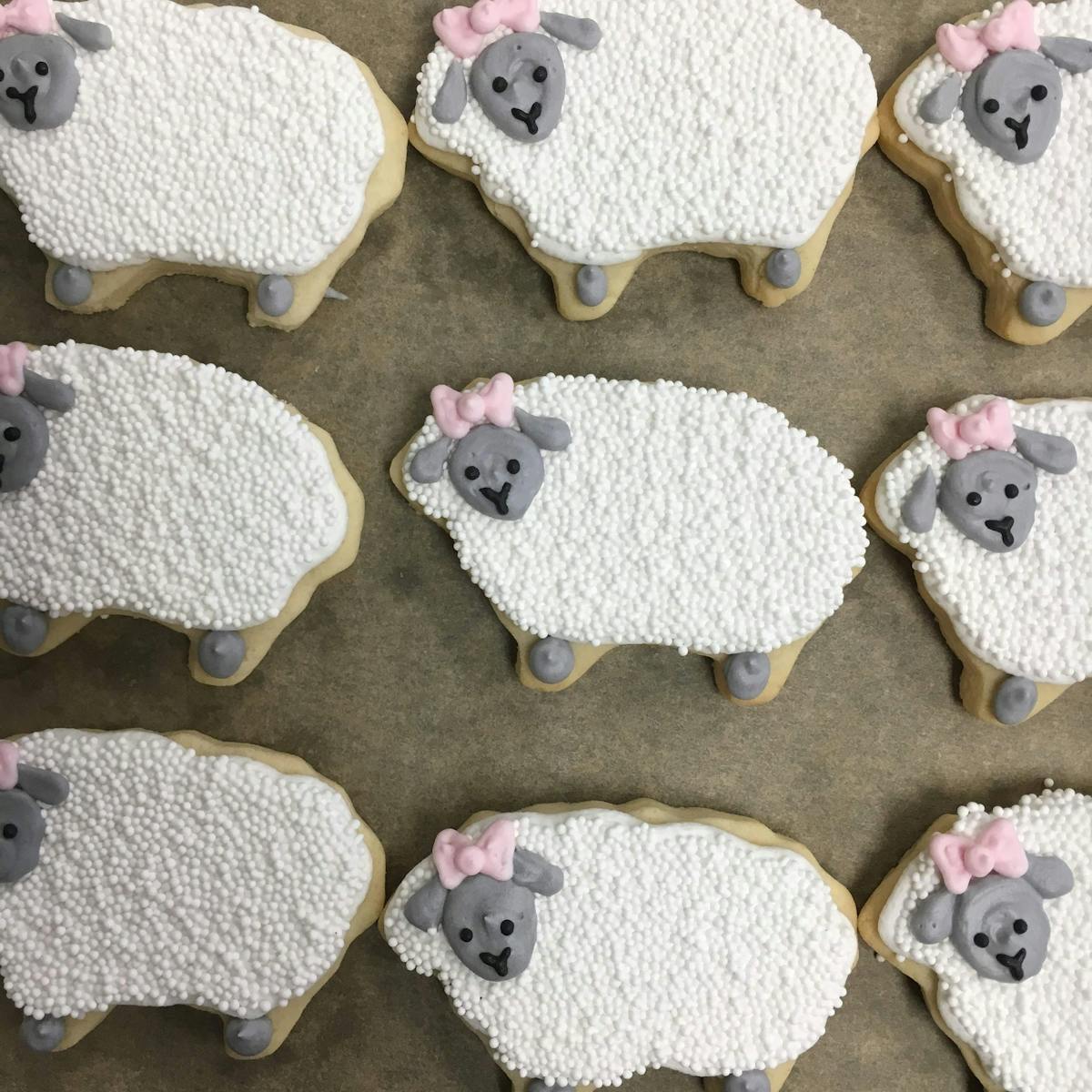 sheep-shaped cookies
