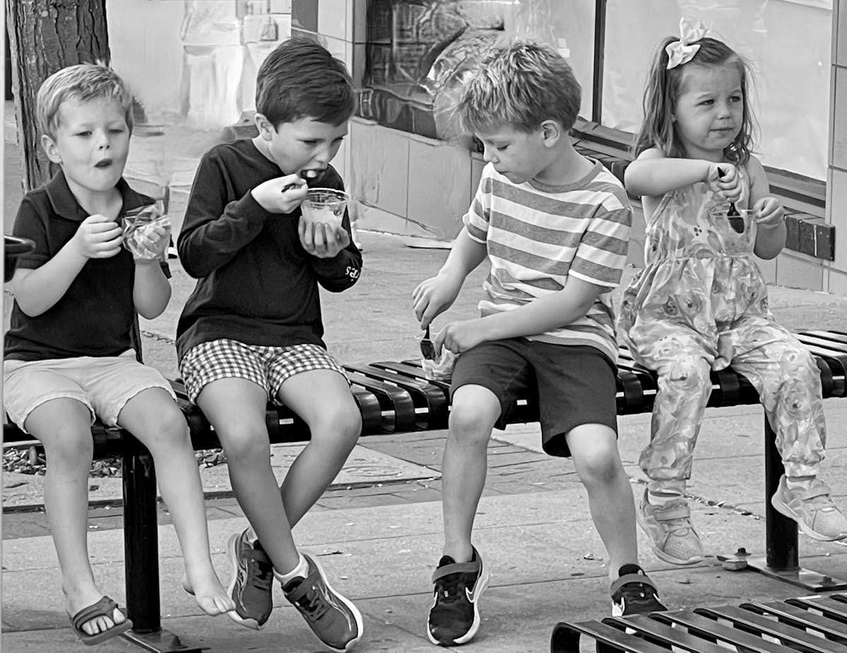 Kids eating ice cream