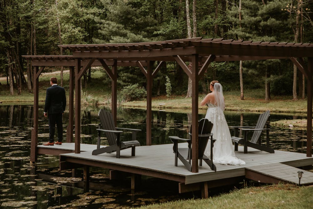 The Mohicans Treehouse Resort and Wedding Venue | 90 Minutres from Columbus and Cleveland!