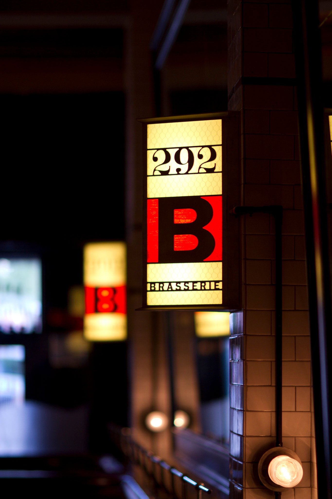 Brasserie light logo