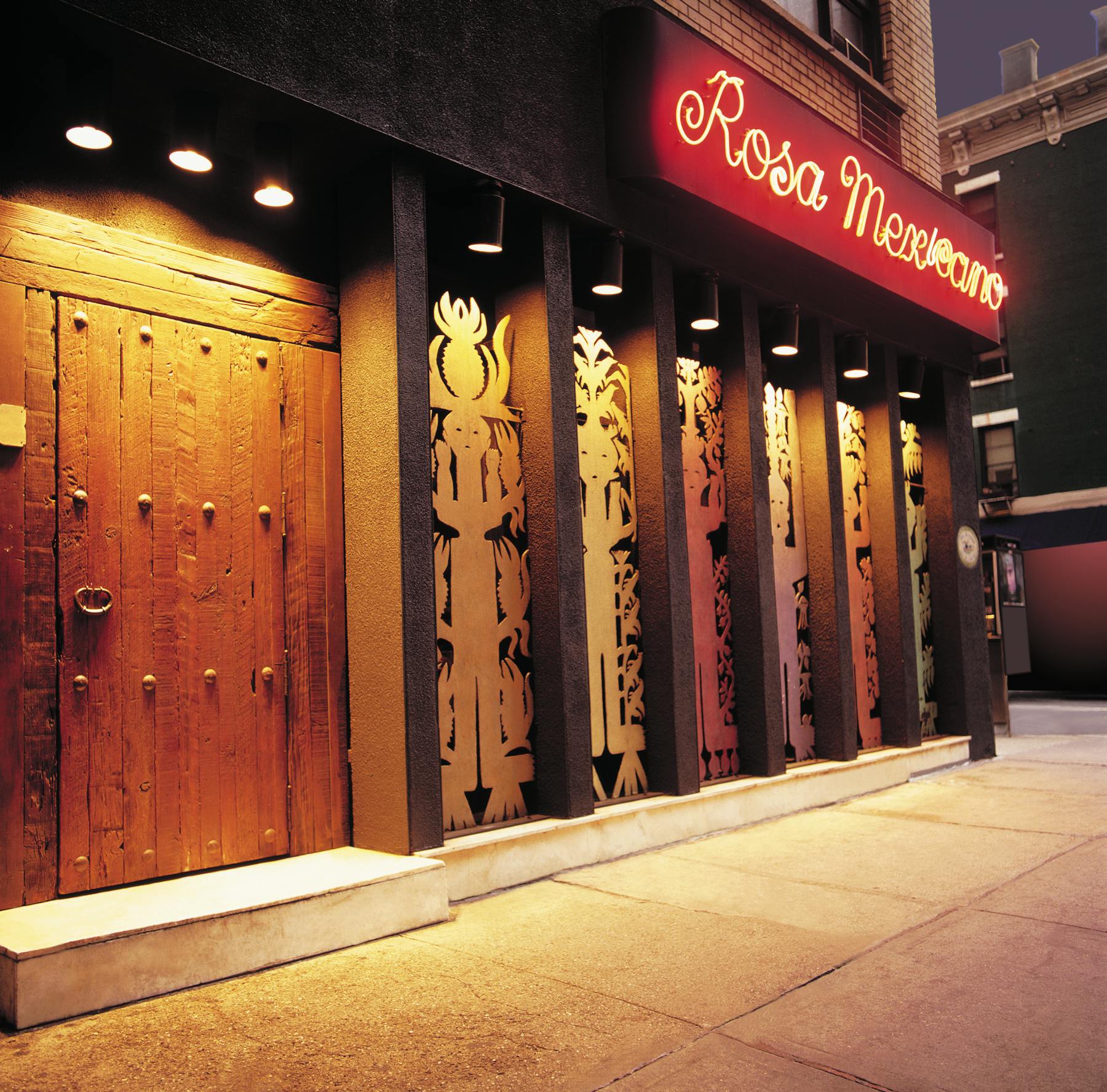 outside Rosa Mexicano in First Avenue, NY