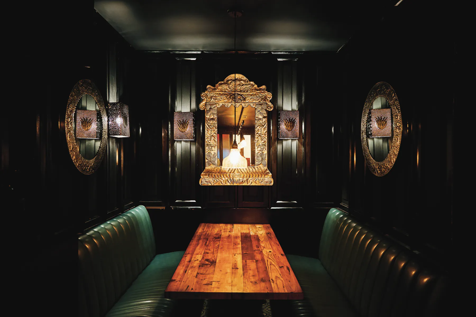 dark romantic dining table at Rosa Mexicano in Tribeca, NY