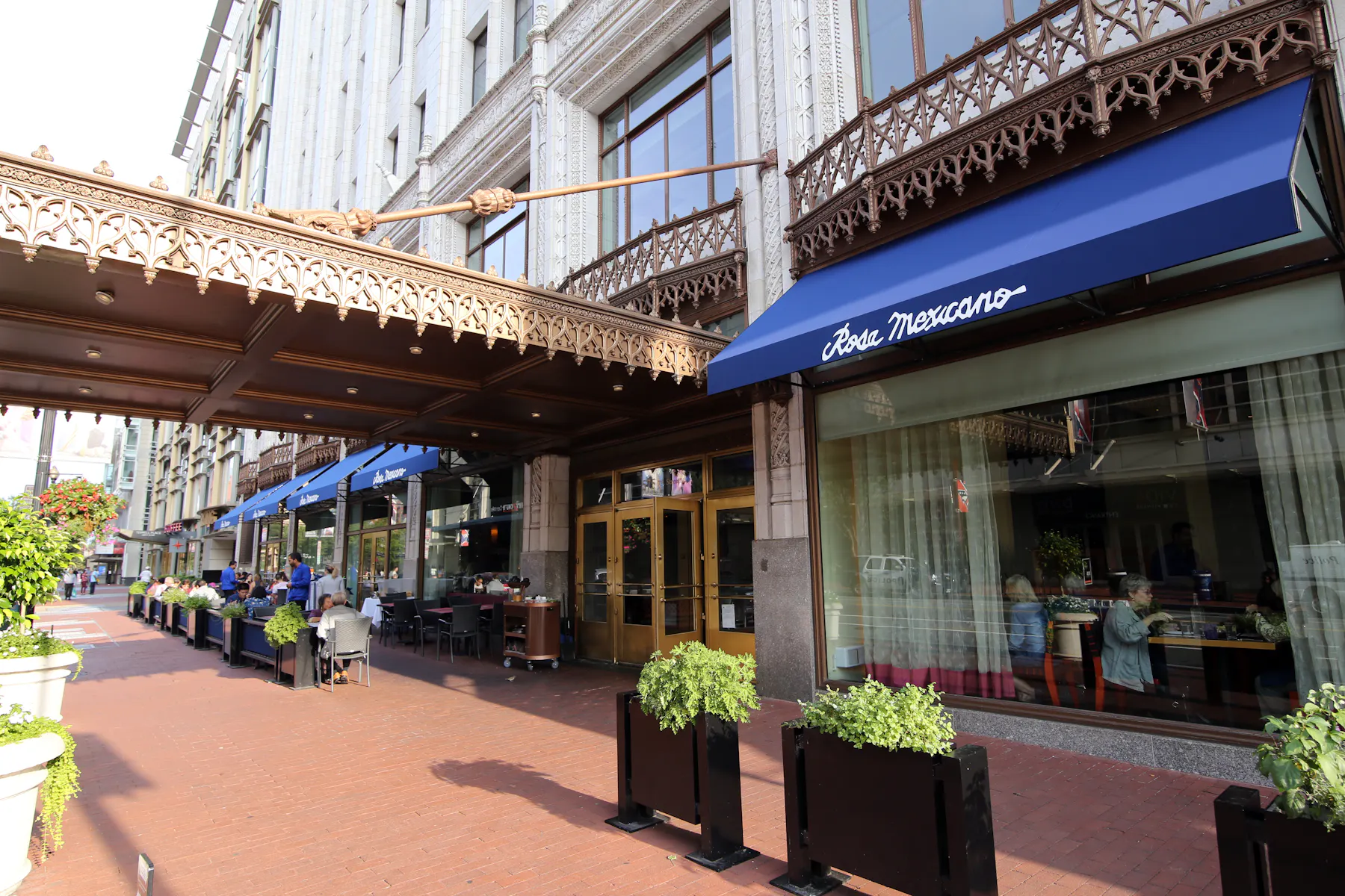 guests eating outside of Rosa Mexicano in Washington D.C.