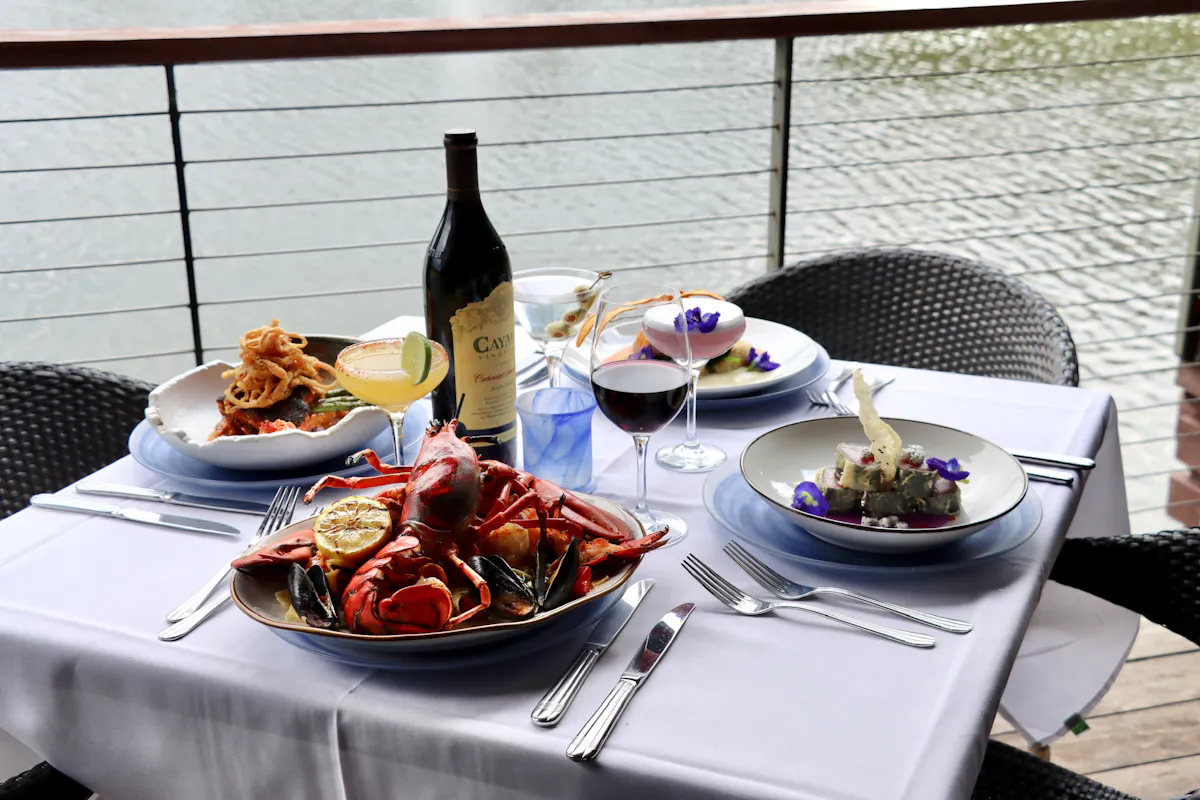 Lakeside dining area at Aqua Grill