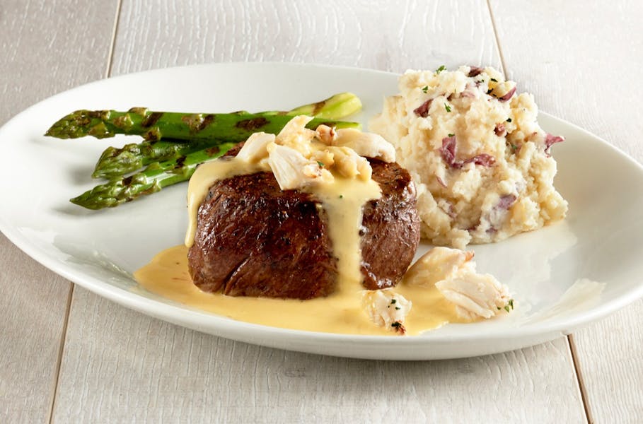 Features Mitchell's Fish Market in the US