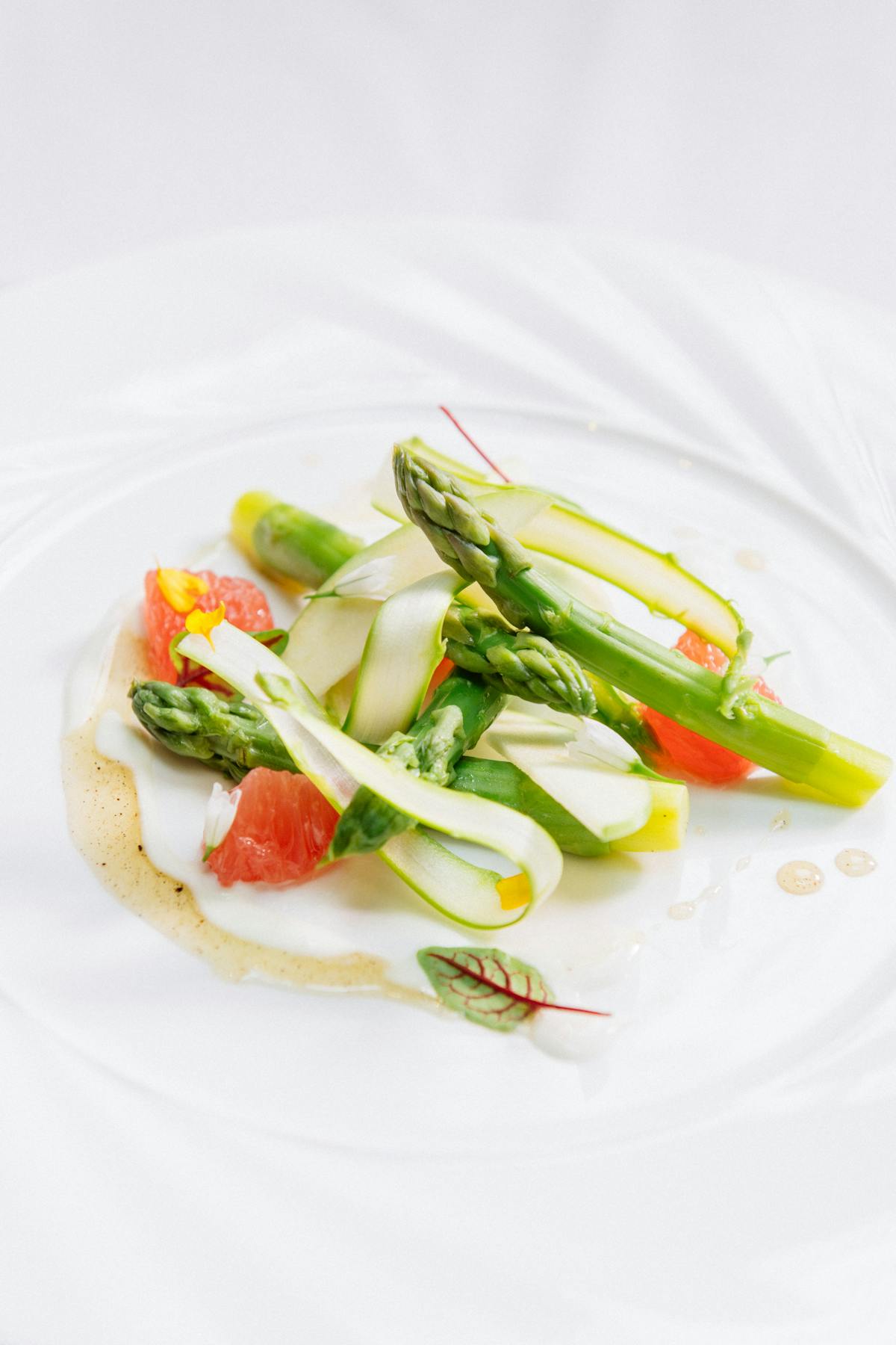 Asparagus With Grapefruit and Yogurt
