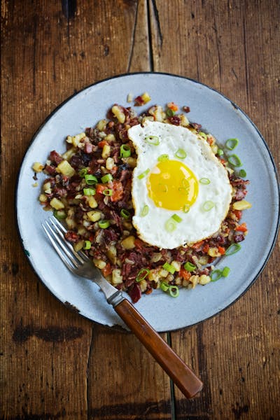 DECEMBER 12 AT 1PM PT/4PM ET PASTRAMI POTATO HASH Charlie Palmer