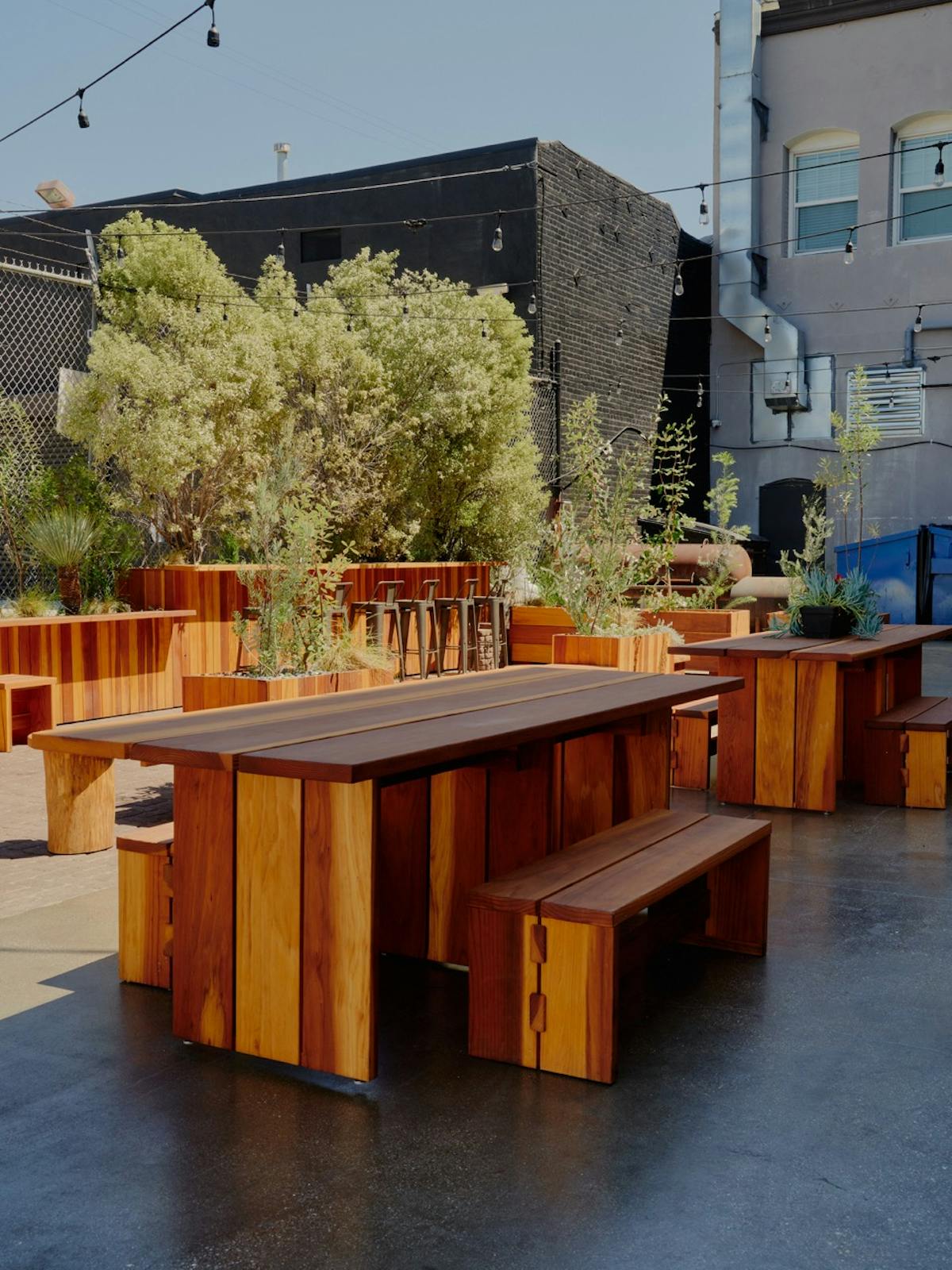 an outdoor eating area