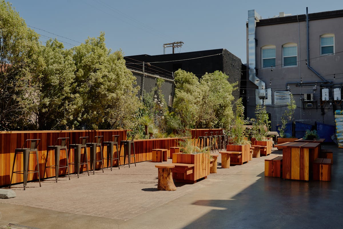 an outdoor eating area