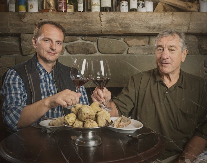 Andrew Carmellini, Robert De Niro are posing for a picture