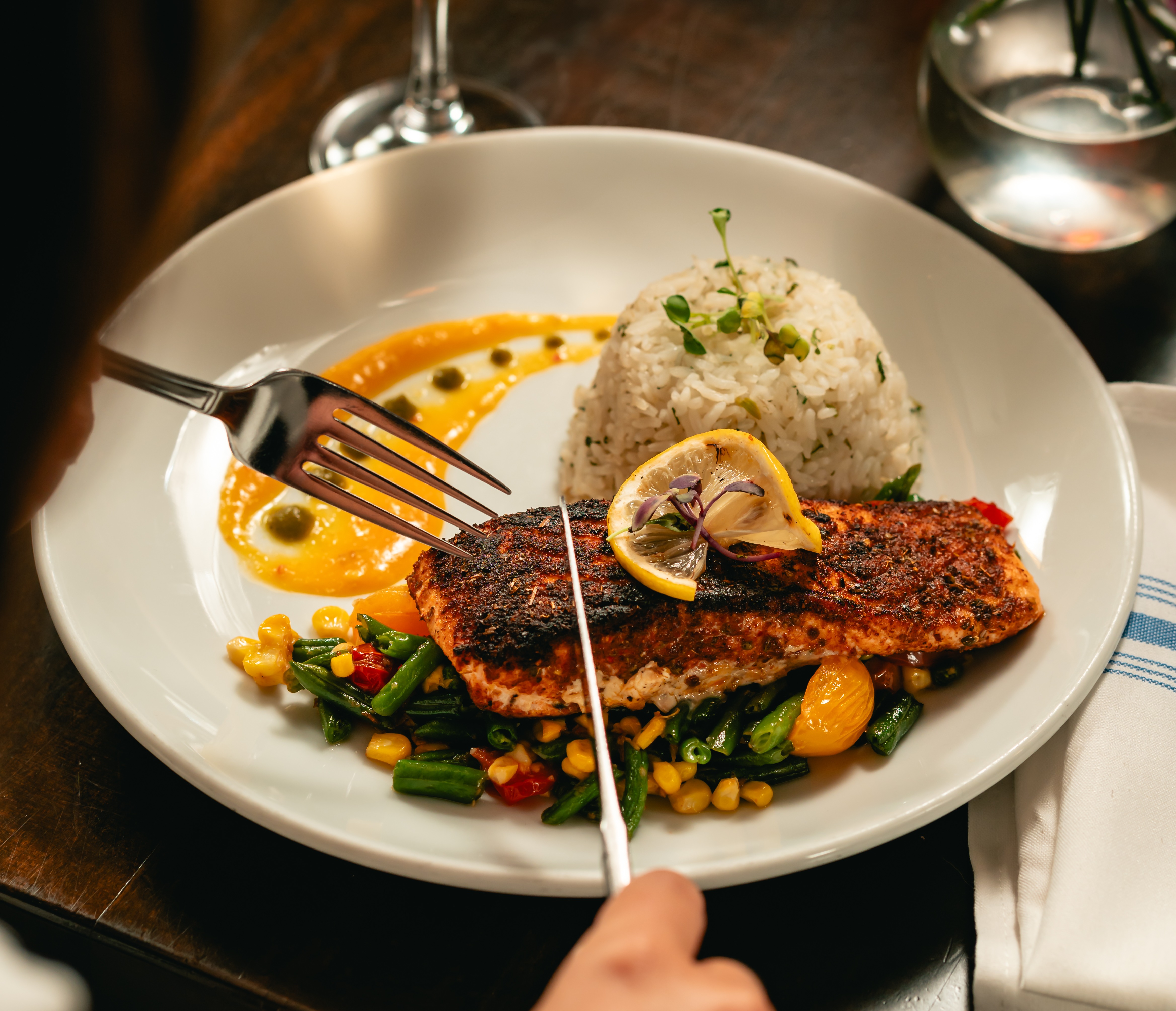 cutting salmon