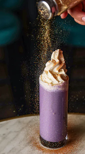 drinks-the-naked-pig-bar-and-restaurant-in-new-york-ny