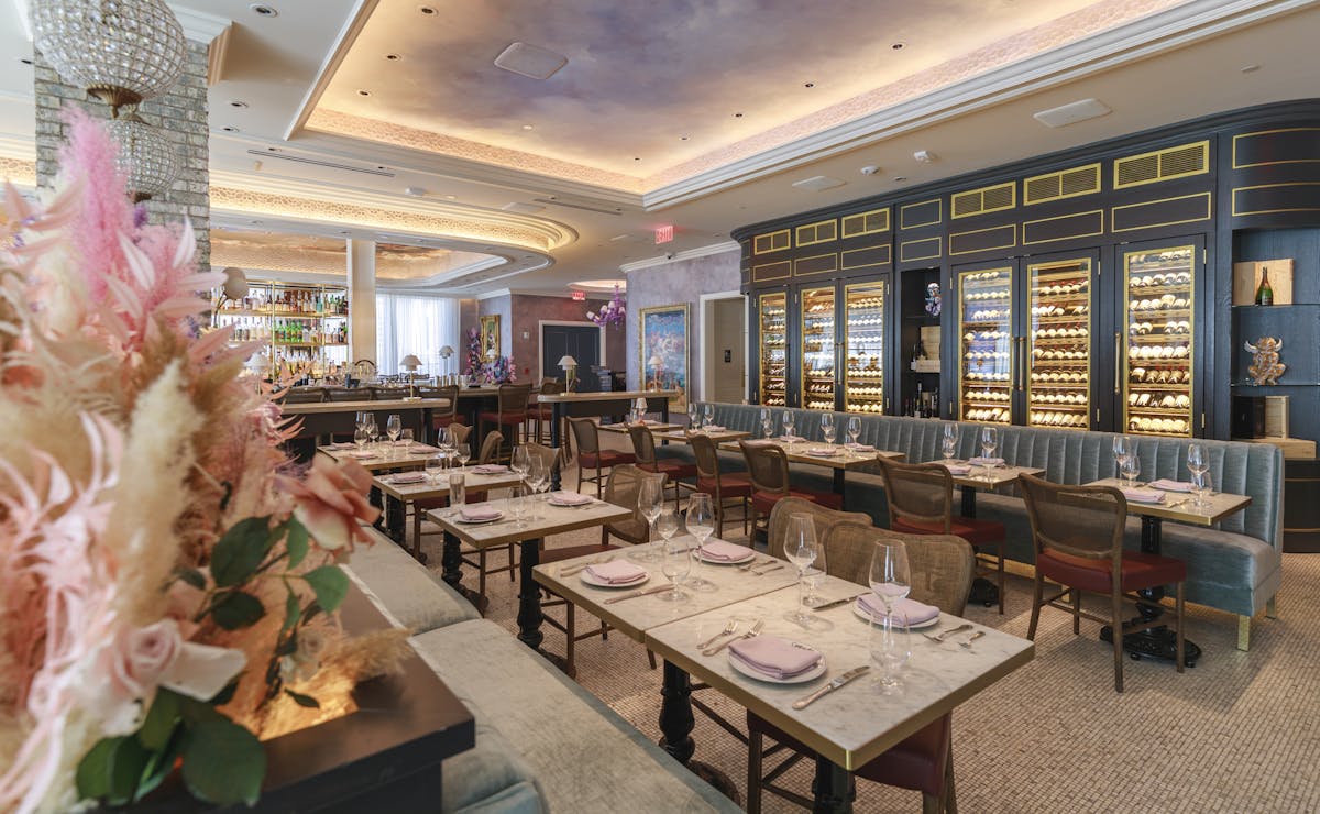 Coquette dining room