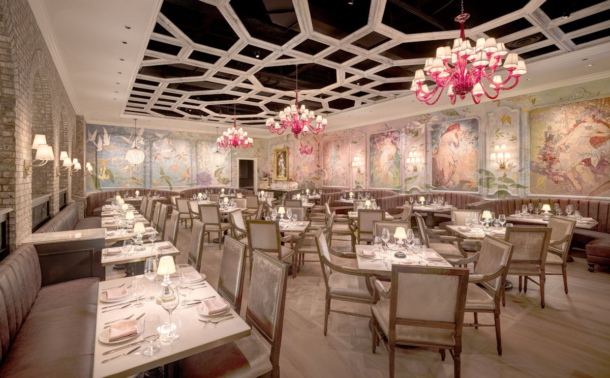 Coquette dining room