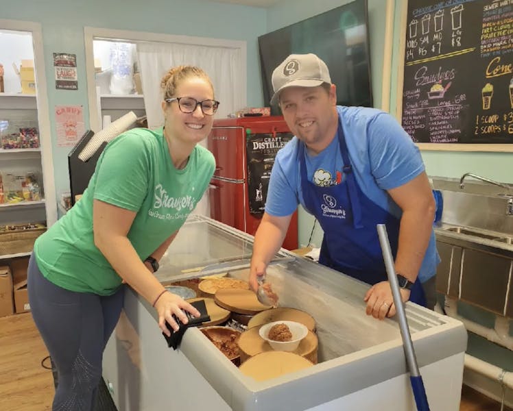 About Strawser’s Ice Cream, Pop & Candy Shop in Grove City, OH