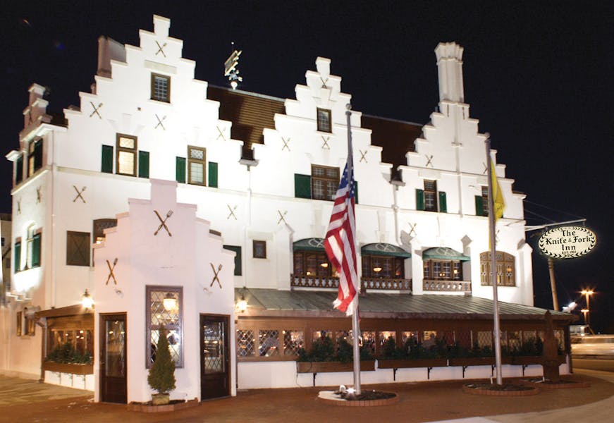 Indoor Dining Daily Knife & Fork Inn Steak and Seafood Restaurant