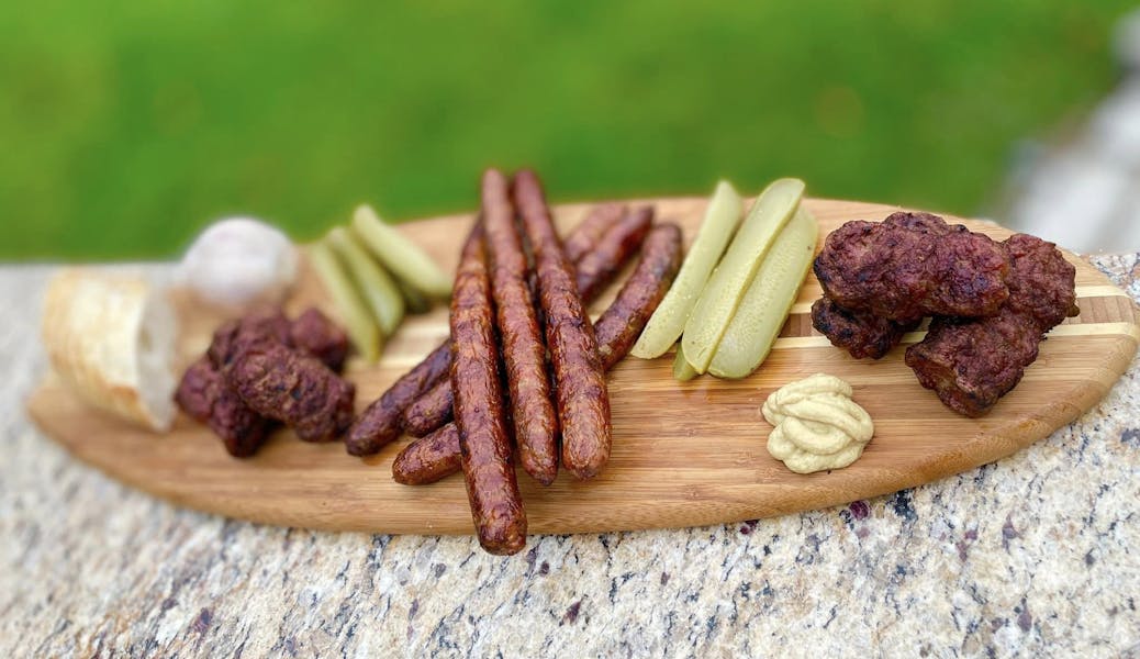 Catering Saravale Meat Market in Chicago, IL