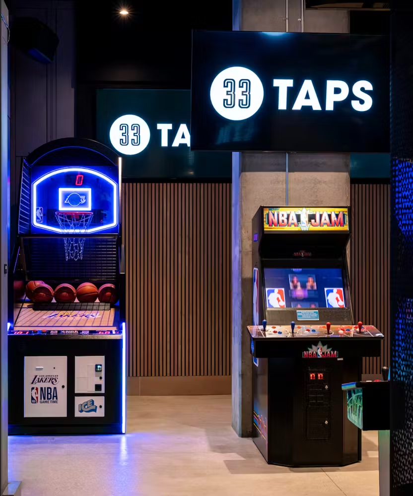 Downtown LA | Hours + Location | 33 Taps | Sports Bar in CA