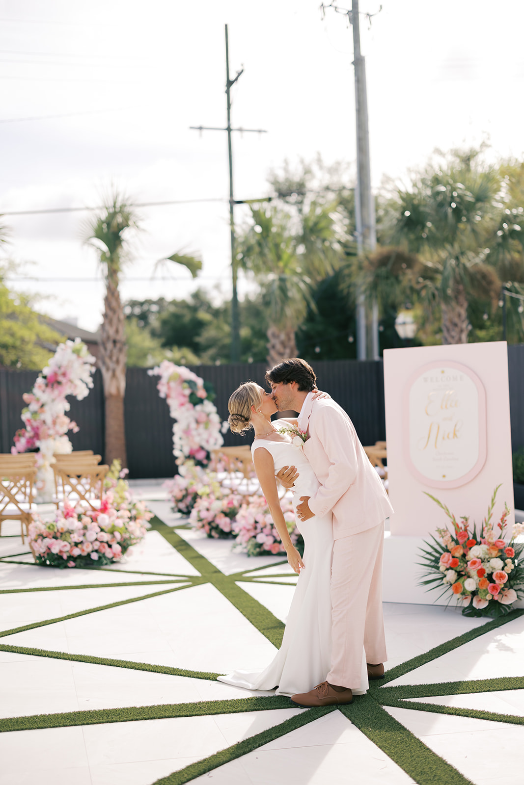 bride and groom outdoor wedding
