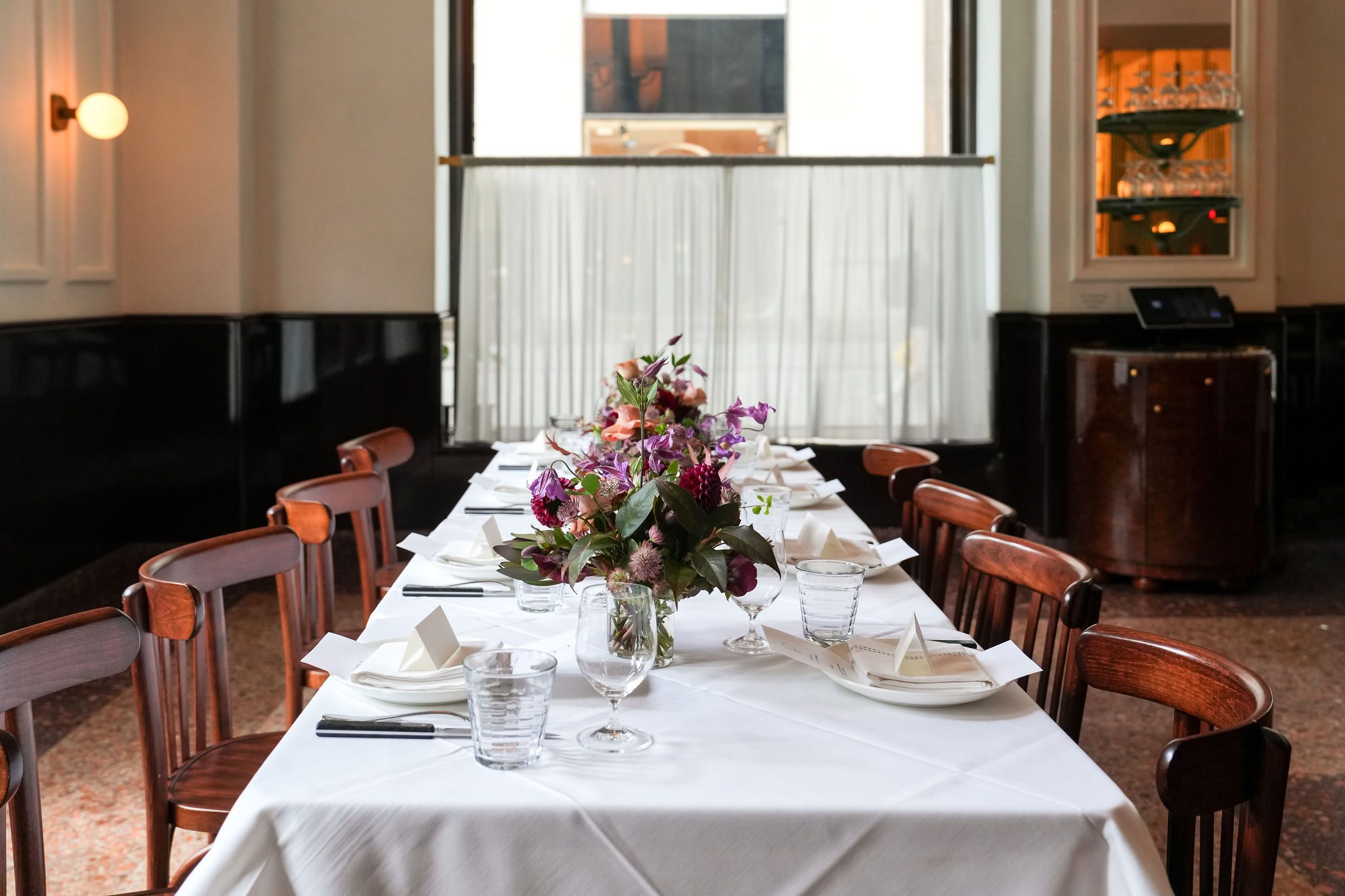 tablesetting in dining room