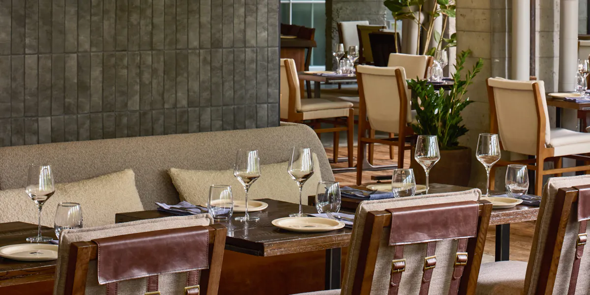 https://images.getbento.com/accounts/559289120d236fdaafe03fc33a71685f/media/images/34808Barbuto_DiningRoom-v3-1.jpeg?auto=compress%2Cformat&cs=origin&fit=crop&h=600&w=1200