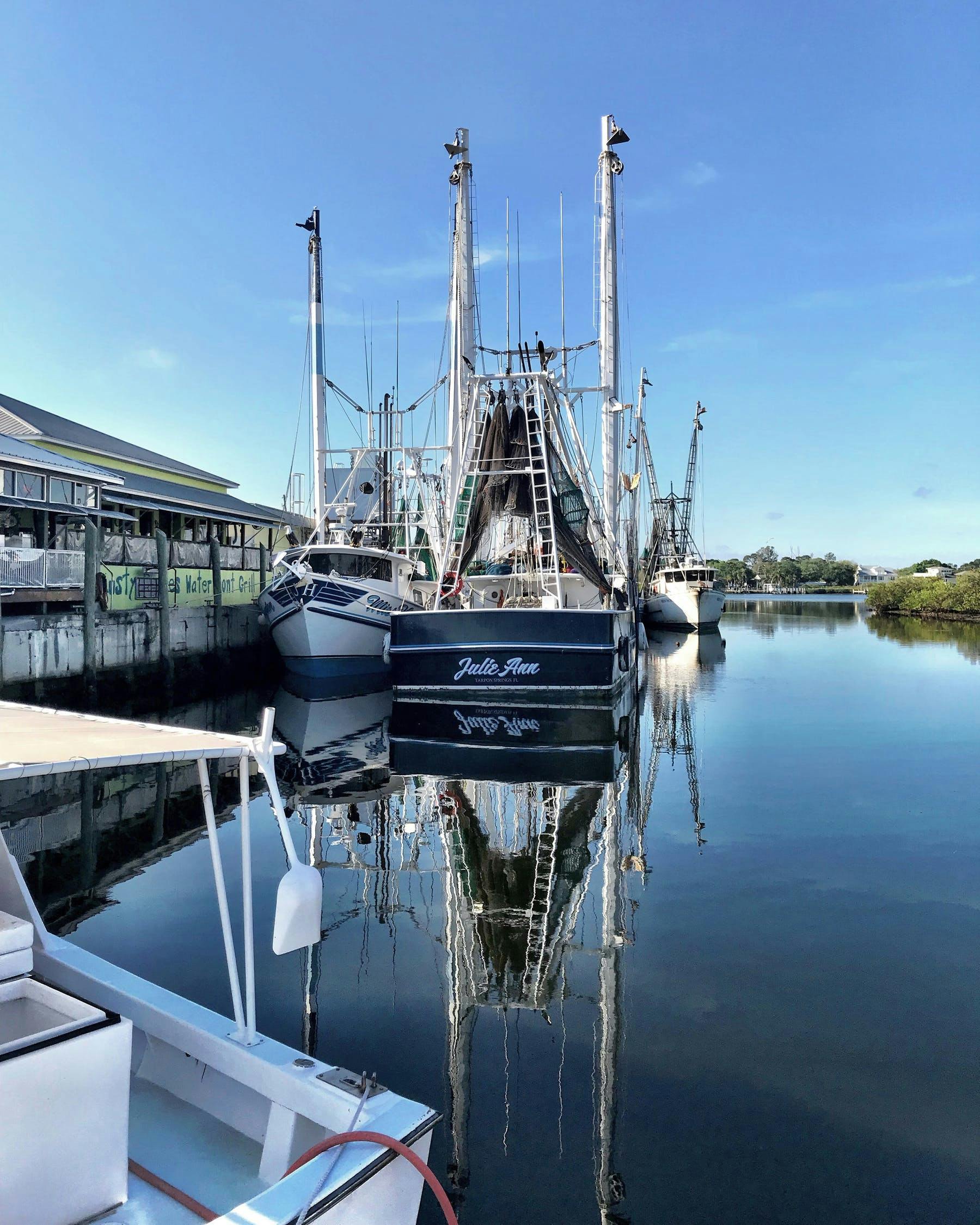 Rusty Bellies Waterfront Grill Inc - 9qyg3ck