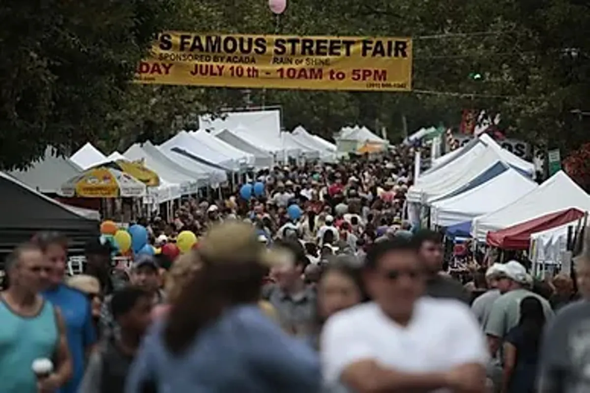 a large crowd of people