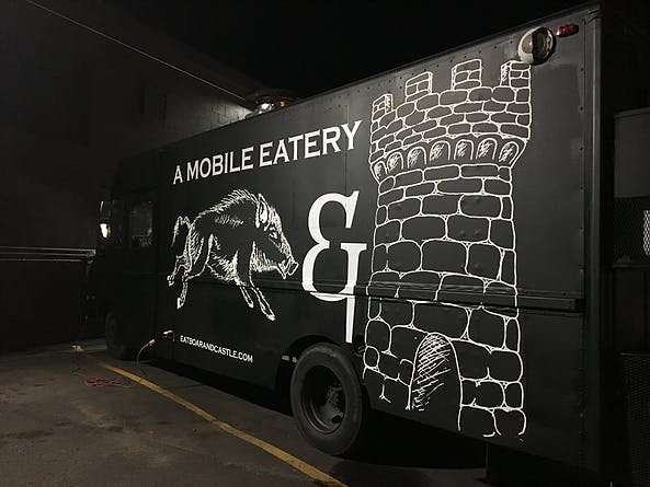 a picture of a food truck