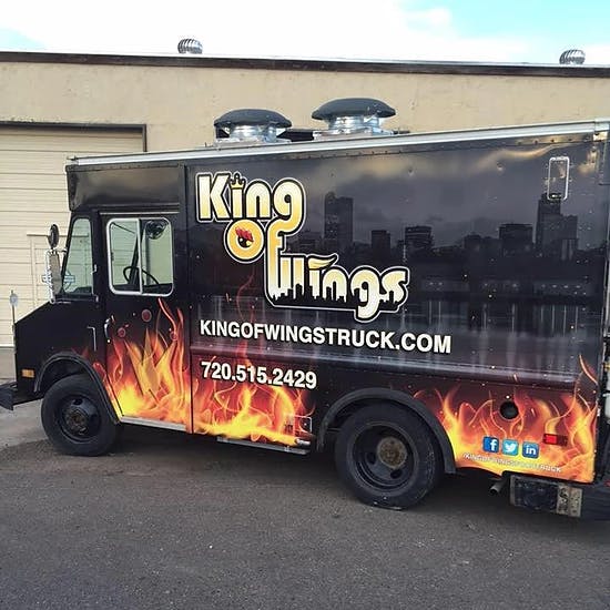 a picture of a food truck