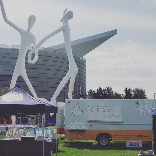a picture of a food truck